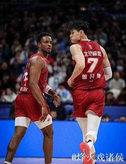 琼斯21+19曾凡博17分 新疆逆转险胜北京3连胜 琼斯21+19曾凡博17分 新疆逆转险胜北京3连胜